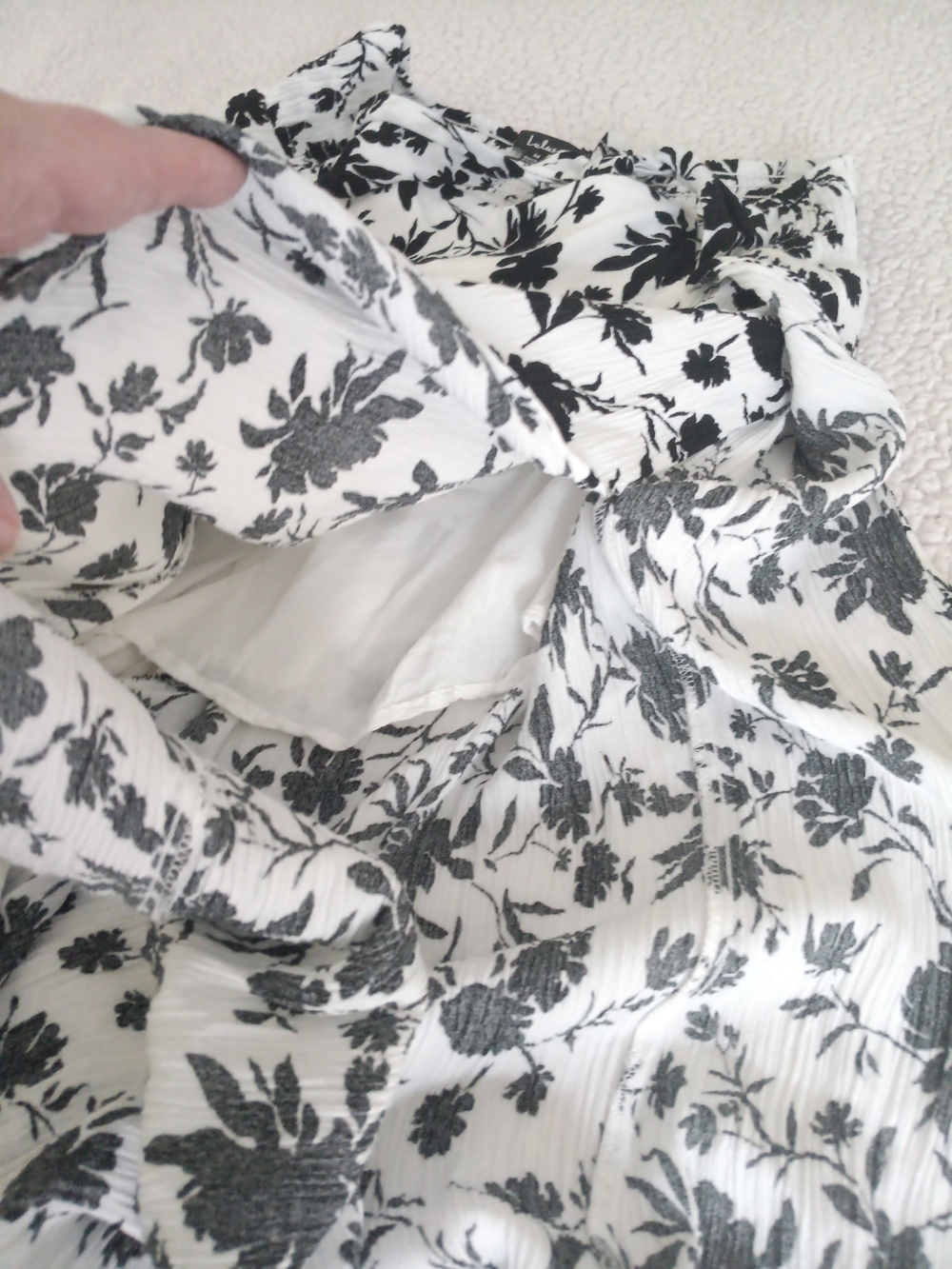 Lulus Black & White Floral Split Wide Leg Palazzo Pants Medium - Picture 8 of 8